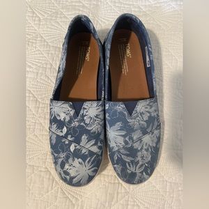 Tom’s Slip on Shoes